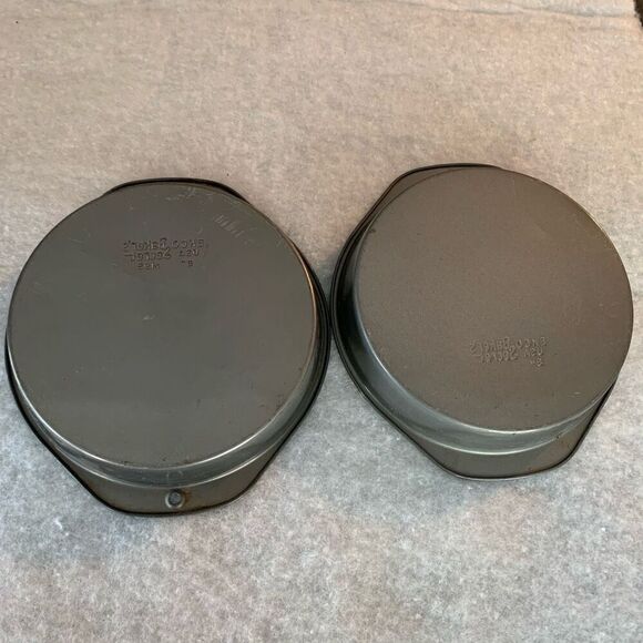 2 Ekco USA Baker’s Secret M95 8” Pans - Picture 6 of 8